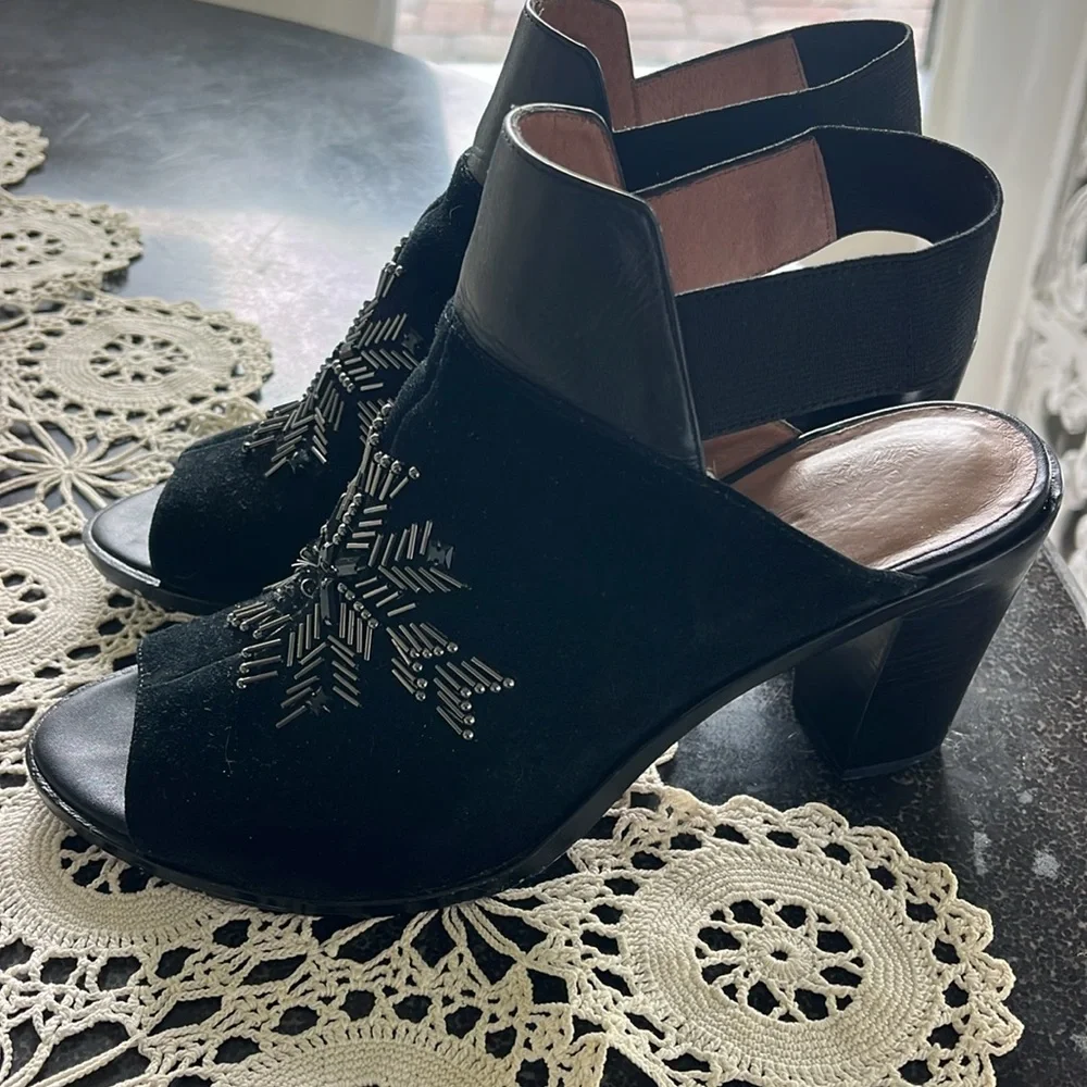 Donald J Pliner Womens Khloe Heels Sz 9 Black Suede Beaded Sling Back Open Toe